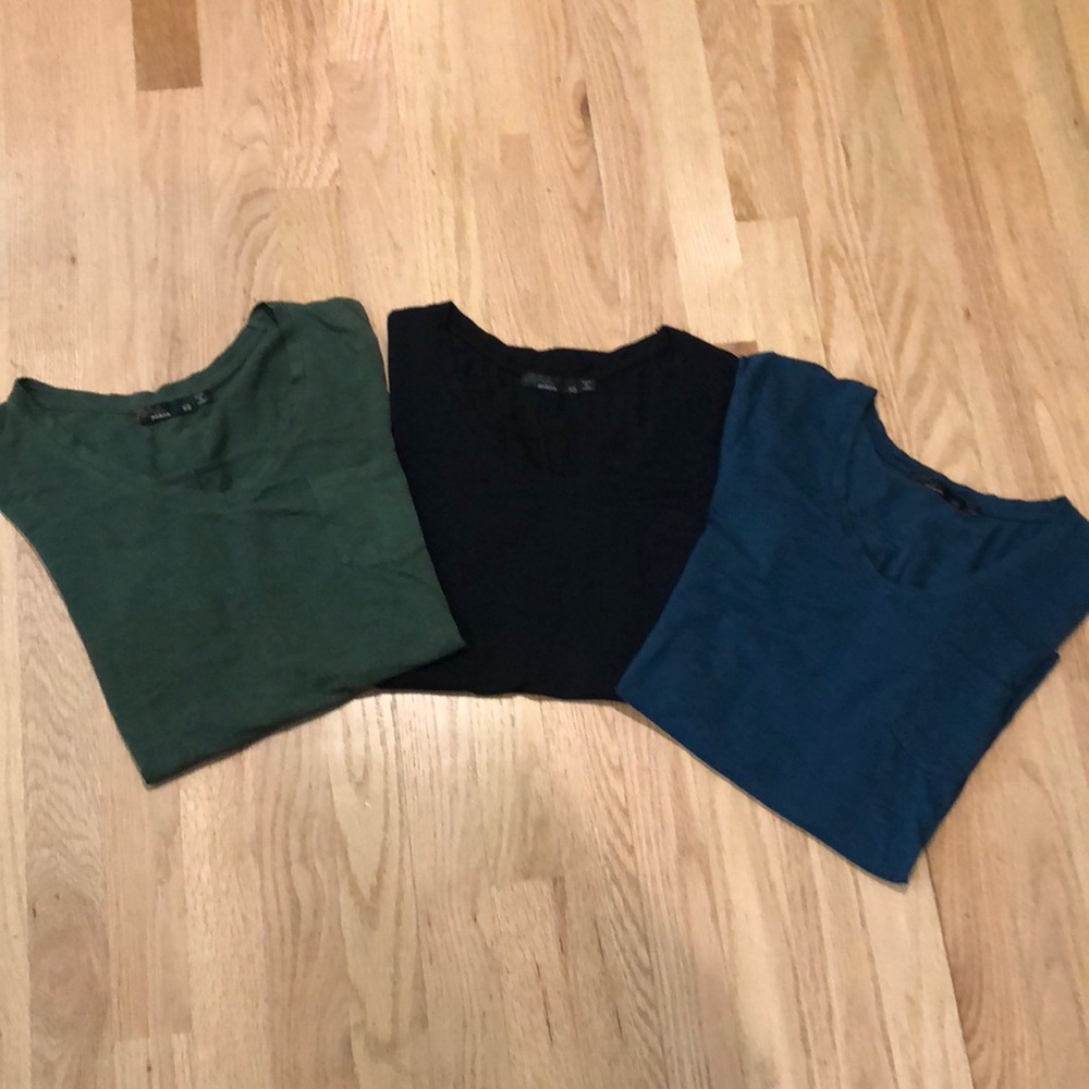 3 Prana foundation v-neck t-shirts